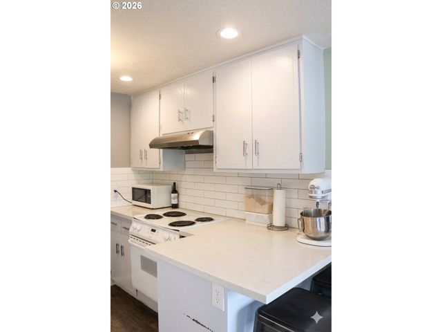 2646 WOODSTONE Pl, Eugene, OR 97405