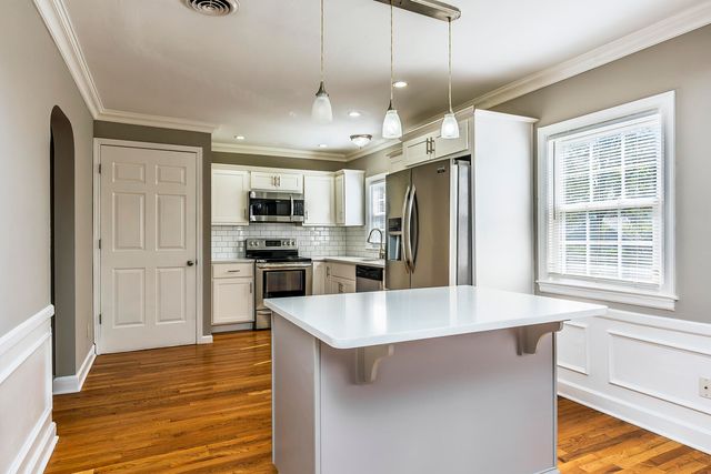 2224 Harrodsburg Road, Lexington, KY 40503