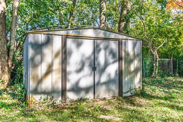 2224 Harrodsburg Road, Lexington, KY 40503