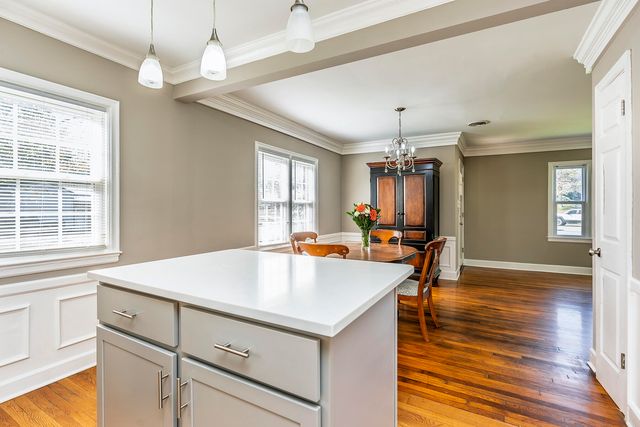 2224 Harrodsburg Road, Lexington, KY 40503