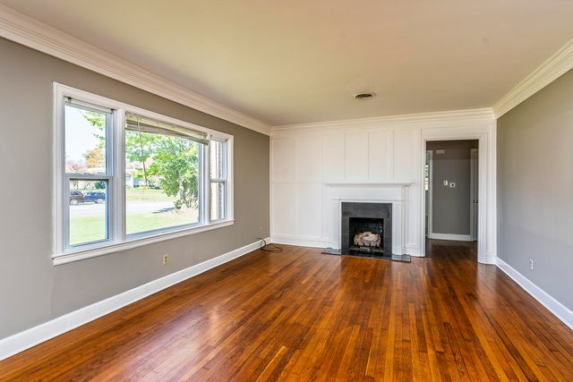 2224 Harrodsburg Road, Lexington, KY 40503