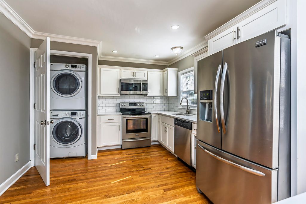 2224 Harrodsburg Road, Lexington, KY 40503