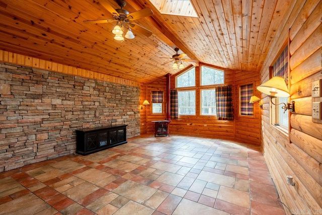 12 Beloit Drive, Heber Springs, AR 72543