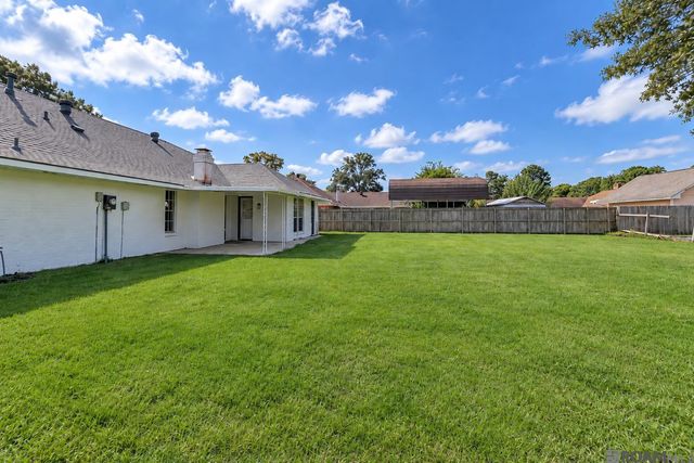 3931 Hillmont Dr, Baton Rouge, LA 70814