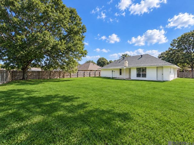 3931 Hillmont Dr, Baton Rouge, LA 70814