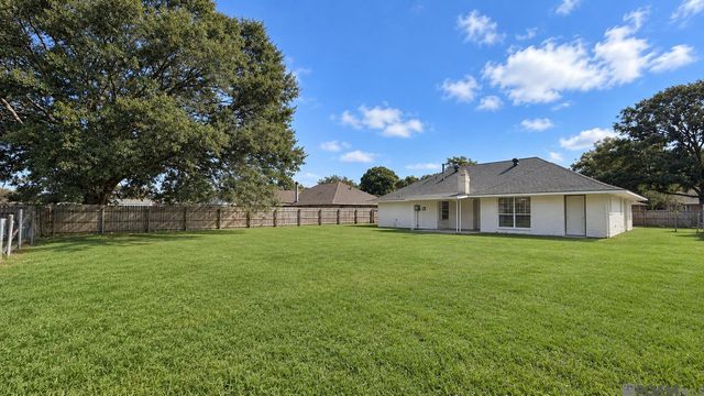 3931 Hillmont Dr, Baton Rouge, LA 70814