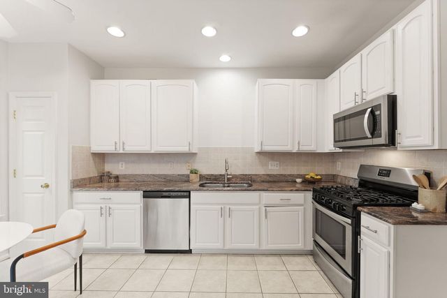 47779 SCOTSBOROUGH, Sterling, VA 20165