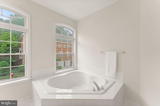 47779 SCOTSBOROUGH, Sterling, VA 20165