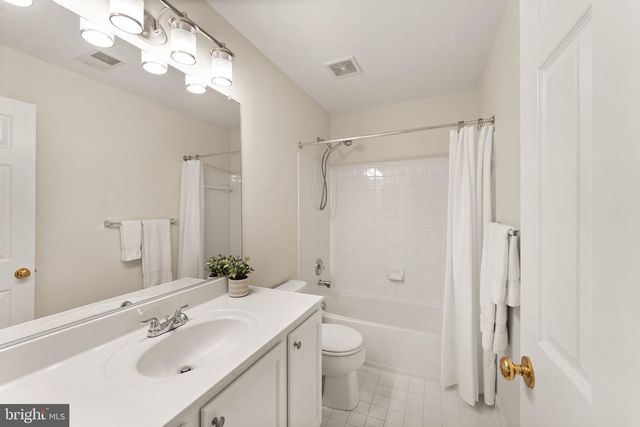 47779 SCOTSBOROUGH, Sterling, VA 20165