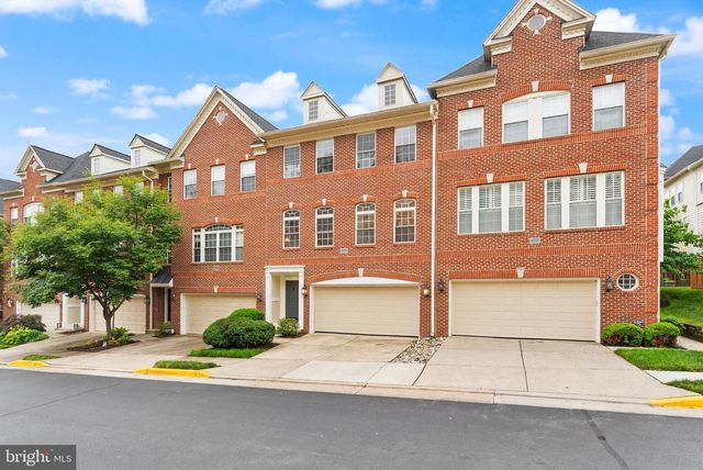 47779 SCOTSBOROUGH, Sterling, VA 20165