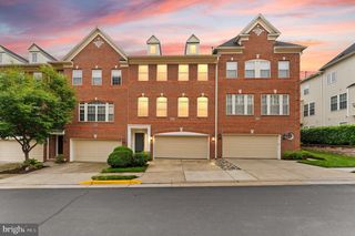 47779 SCOTSBOROUGH, Sterling, VA 20165