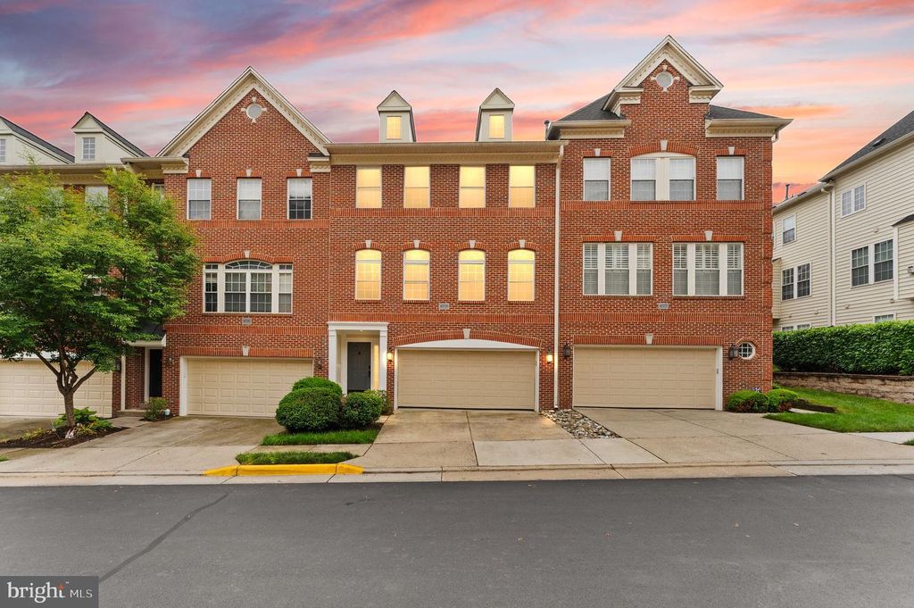 47779 SCOTSBOROUGH, Sterling, VA 20165