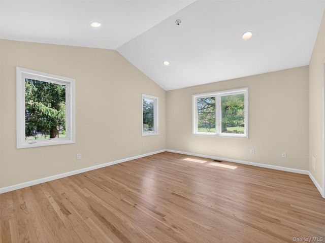 19 Buckingham Road, Nanuet, NY 10954