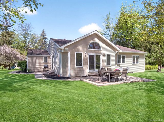19 Buckingham Road, Nanuet, NY 10954