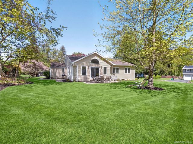 19 Buckingham Road, Nanuet, NY 10954