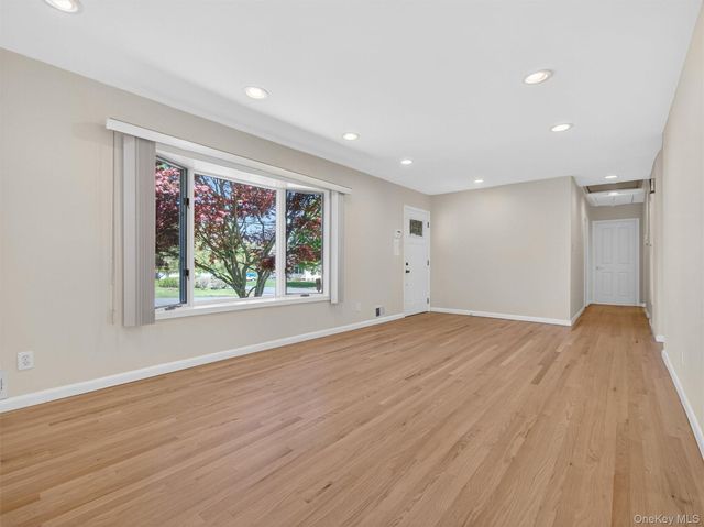 19 Buckingham Road, Nanuet, NY 10954