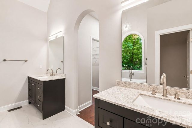 3011 Mckee Road, Charlotte, NC 28270