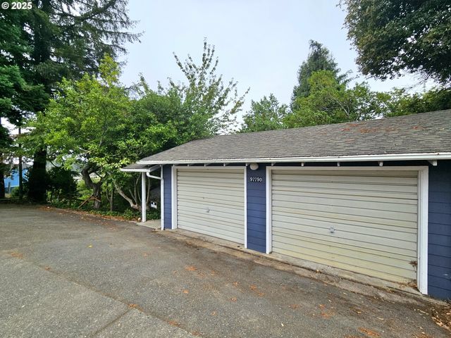 97790 S BANK CHETCO RIVER Rd, Brookings, OR 97415