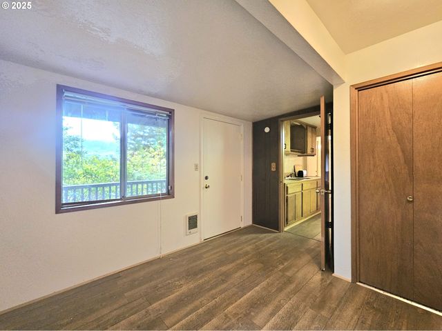 97790 S BANK CHETCO RIVER Rd, Brookings, OR 97415