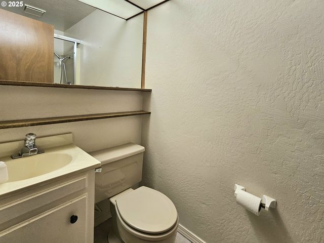 97790 S BANK CHETCO RIVER Rd, Brookings, OR 97415