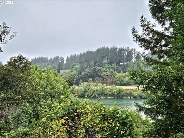 97790 S BANK CHETCO RIVER Rd, Brookings, OR 97415