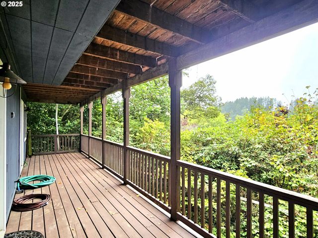 97790 S BANK CHETCO RIVER Rd, Brookings, OR 97415