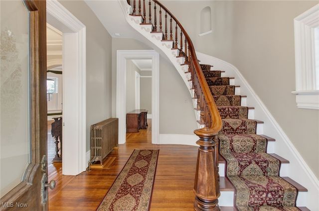 459 E High Avenue, New Philadelphia, OH 44663