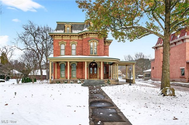 459 E High Avenue, New Philadelphia, OH 44663