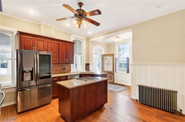 459 E High Avenue, New Philadelphia, OH 44663