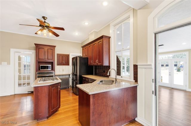 459 E High Avenue, New Philadelphia, OH 44663