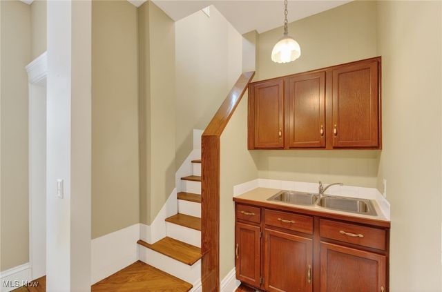 459 E High Avenue, New Philadelphia, OH 44663