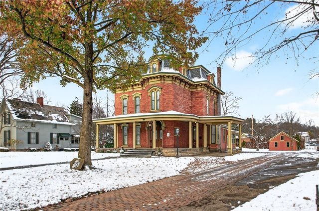 459 E High Avenue, New Philadelphia, OH 44663