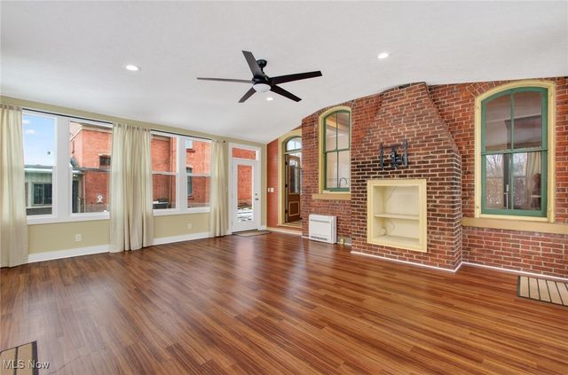 459 E High Avenue, New Philadelphia, OH 44663