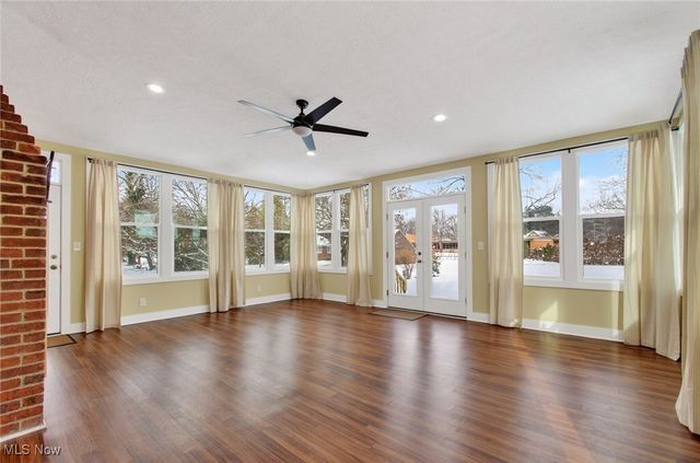 459 E High Avenue, New Philadelphia, OH 44663