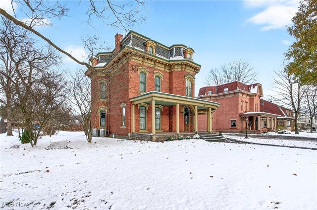 459 E High Avenue, New Philadelphia, OH 44663