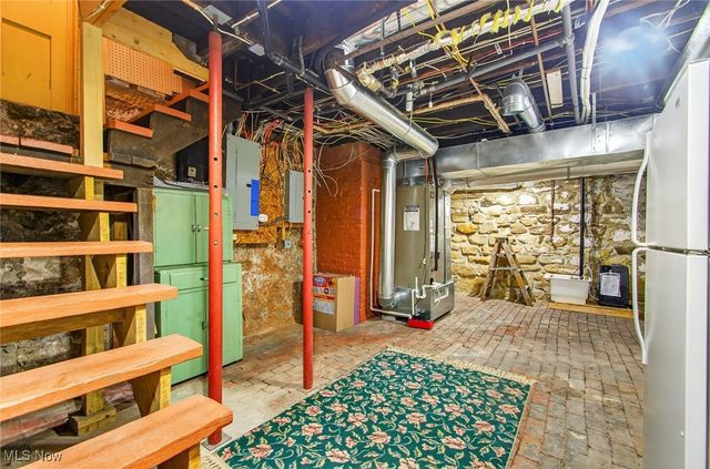 459 E High Avenue, New Philadelphia, OH 44663