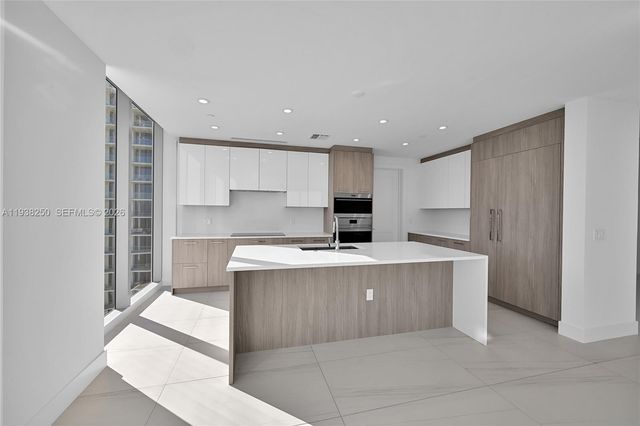 151 N Seabreeze 1701E, Fort Lauderdale, FL 33304
