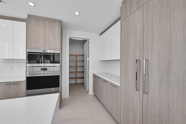 151 N Seabreeze 1701E, Fort Lauderdale, FL 33304