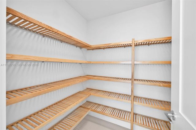 151 N Seabreeze 1701E, Fort Lauderdale, FL 33304