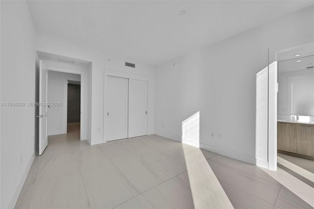 151 N Seabreeze 1701E, Fort Lauderdale, FL 33304