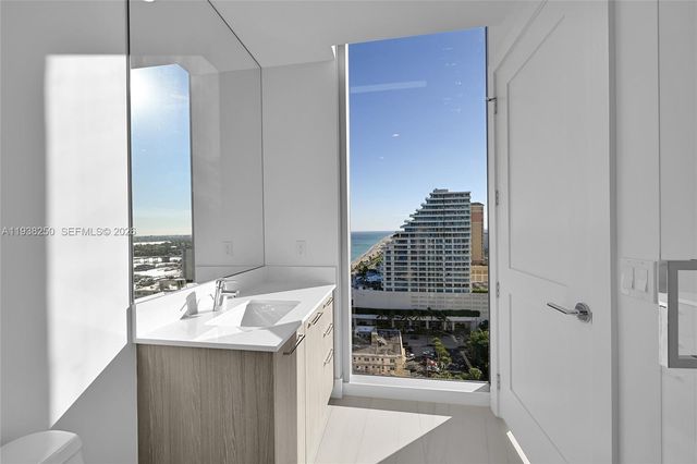 151 N Seabreeze 1701E, Fort Lauderdale, FL 33304