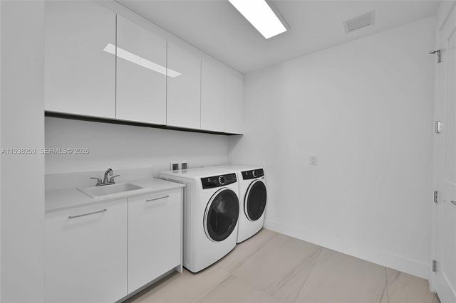 151 N Seabreeze 1701E, Fort Lauderdale, FL 33304