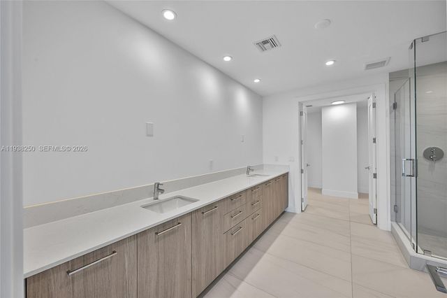 151 N Seabreeze 1701E, Fort Lauderdale, FL 33304