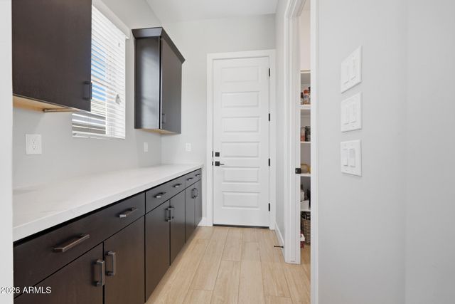 2209 E FALLEN LEAF Lane, Phoenix, AZ 85024