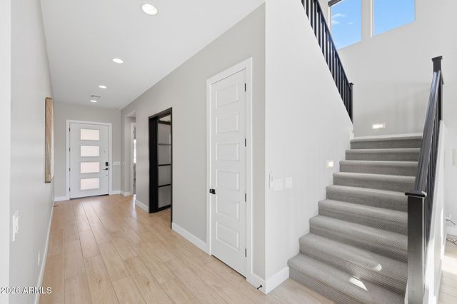 2209 E FALLEN LEAF Lane, Phoenix, AZ 85024