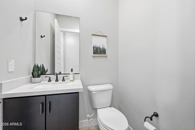 2209 E FALLEN LEAF Lane, Phoenix, AZ 85024