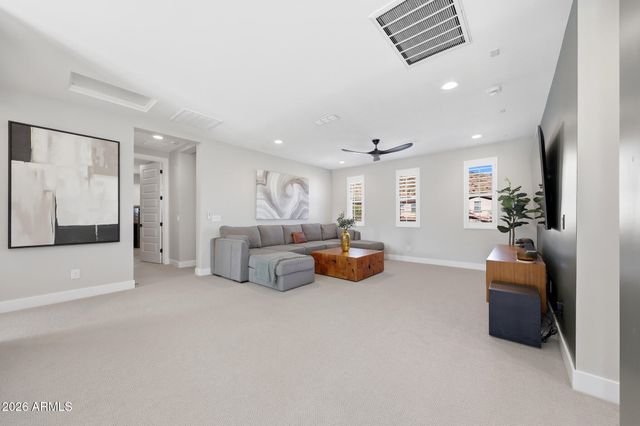 2209 E FALLEN LEAF Lane, Phoenix, AZ 85024