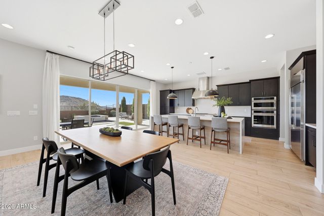 2209 E FALLEN LEAF Lane, Phoenix, AZ 85024