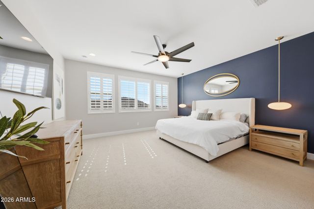 2209 E FALLEN LEAF Lane, Phoenix, AZ 85024