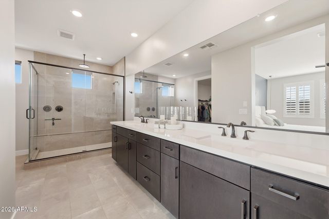 2209 E FALLEN LEAF Lane, Phoenix, AZ 85024